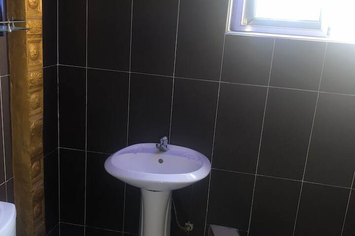 Room 8 of 21