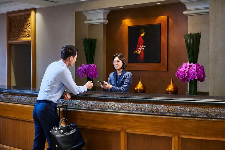 Check-in/check-out kiosk