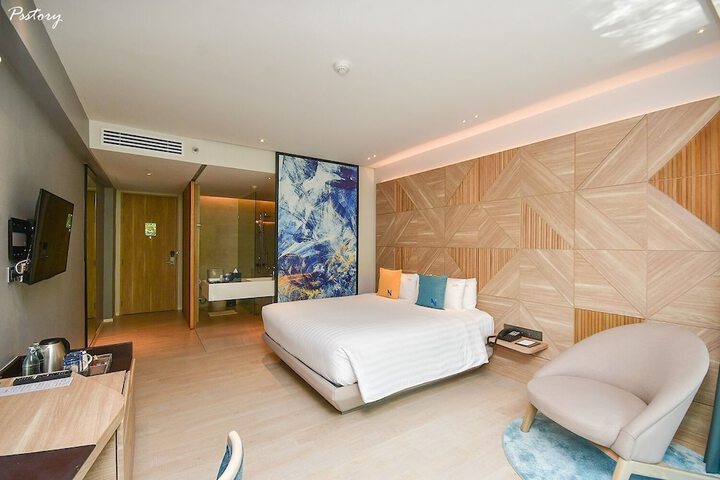 Room 35 of 183