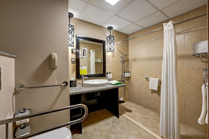 Room 124 of 211