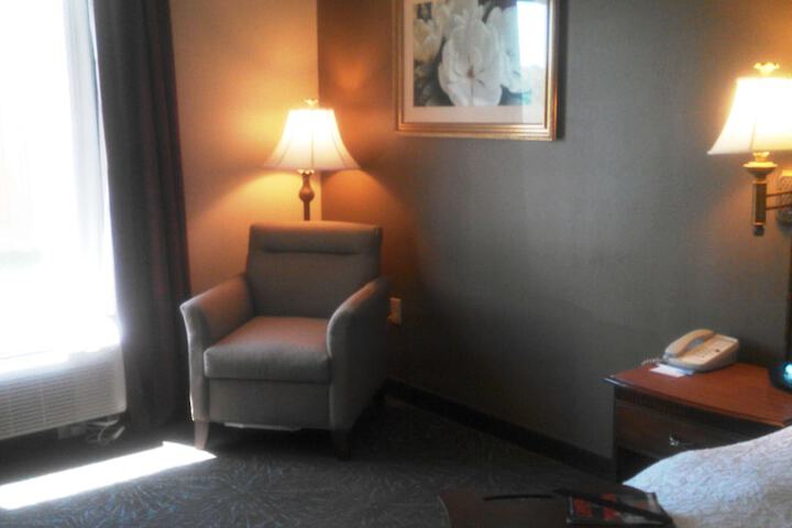1 King Bed (1 of 8)