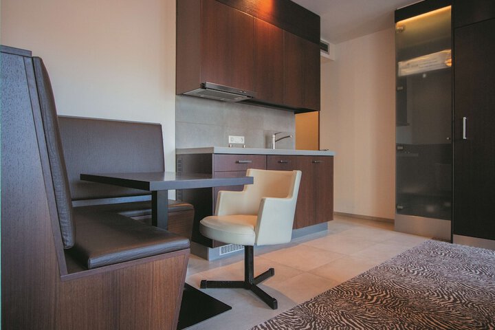 Room 46 of 106
