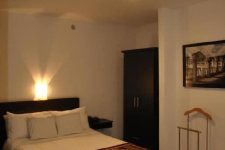 Room 6 of 23