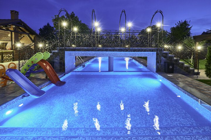Pool 33 of 83