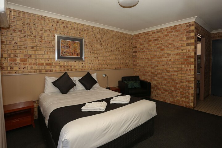 Room 15 of 44