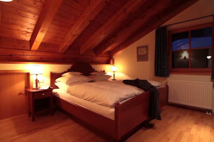 Room 8 of 25