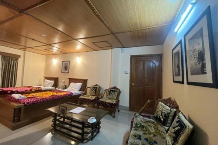 Room 8 of 14