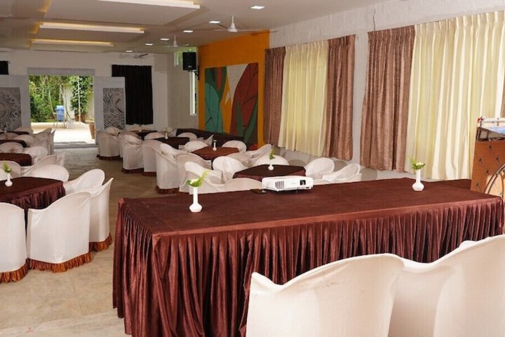 Ballroom/Hall 26 of 29