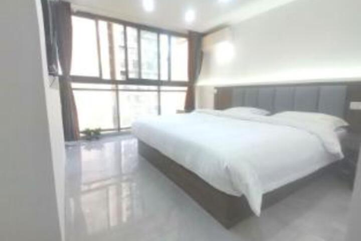 Room 4 of 6