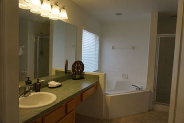 Room 27 of 268