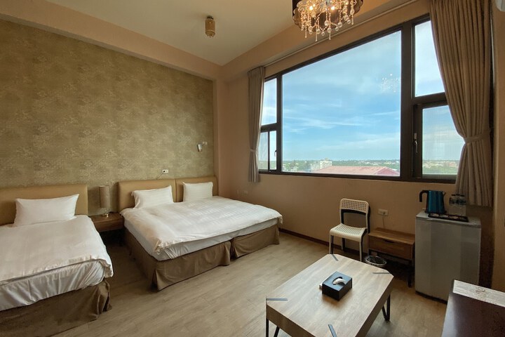 Room 6 of 38