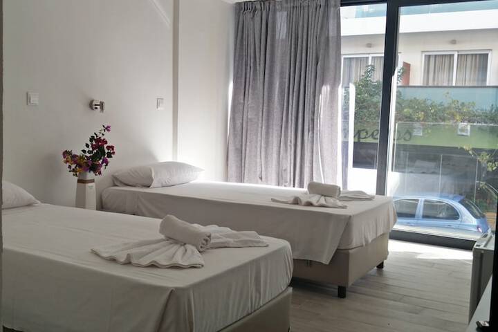 Room 7 of 19