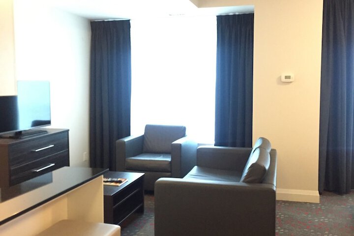 Room 28 of 60