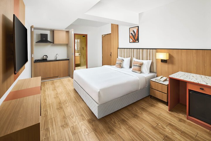 Room 9 of 19