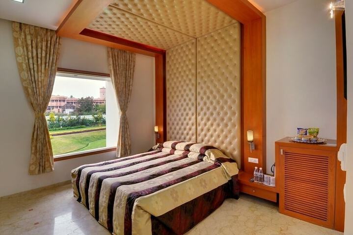 Room 16 of 51