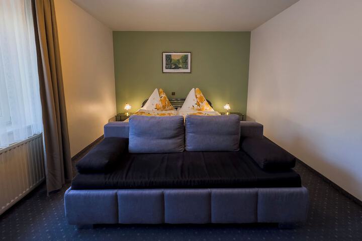 Room 14 of 42