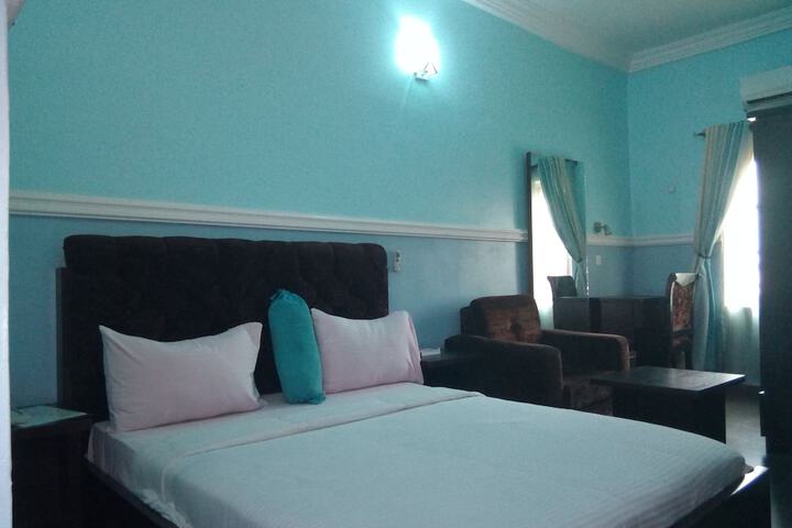 Room 5 of 30