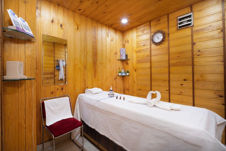 Spa 33 of 61