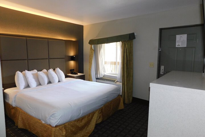 Standard | King Bed (28 of 64)