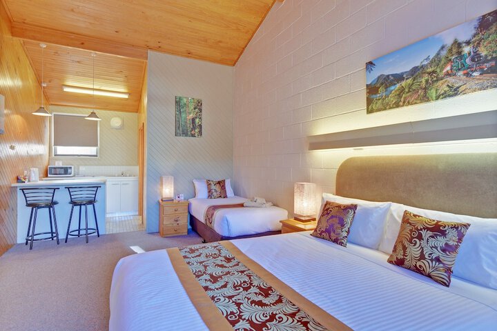 Room 8 of 38