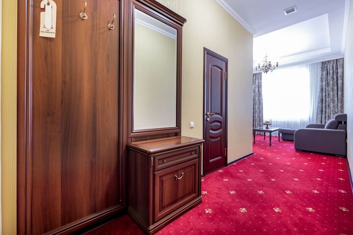 Room 20 of 98