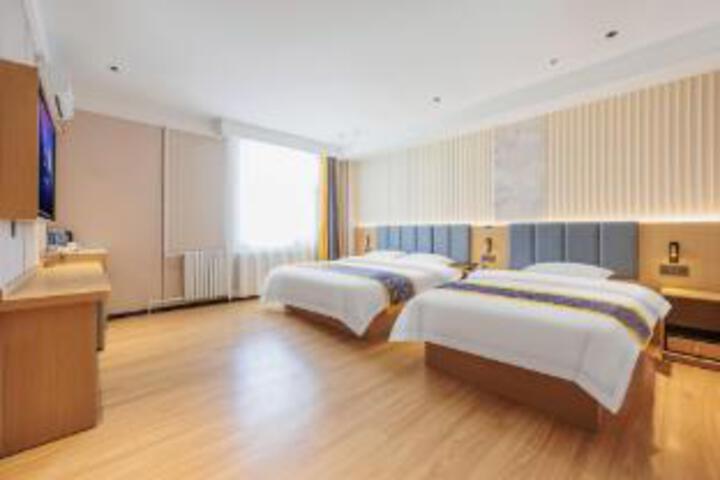 Room 12 of 13