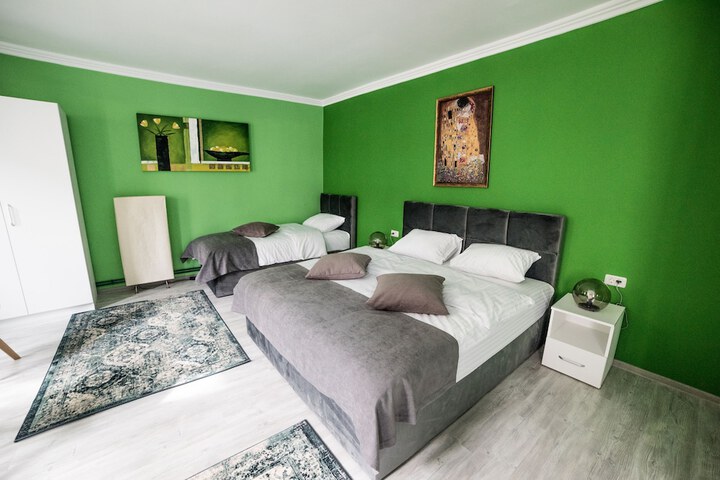Room 10 of 66