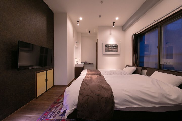 Room 10 of 96