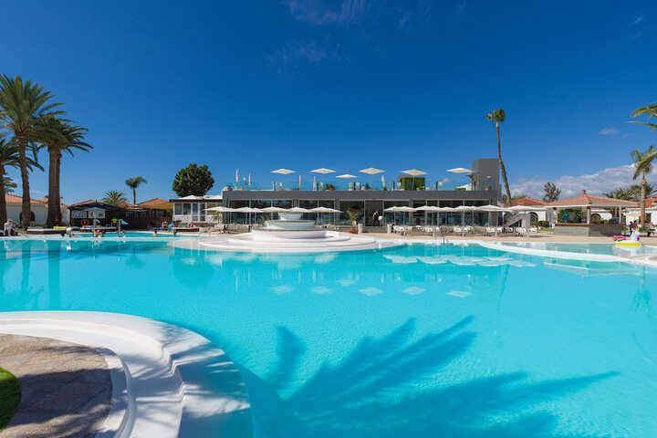 Pool Hotel