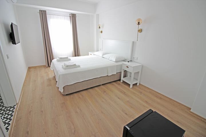 Room 5 of 37