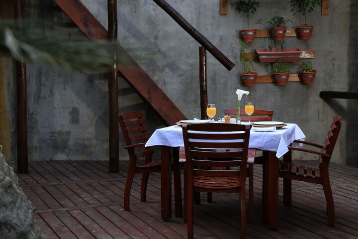 Dining 24 of 29