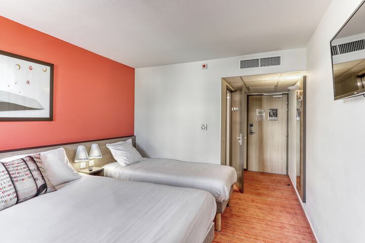 Room 5 of 20