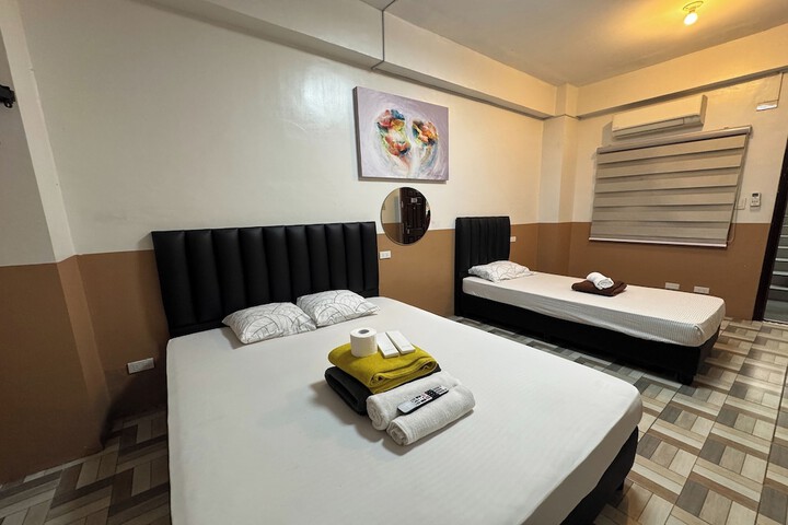 Room 12 of 32