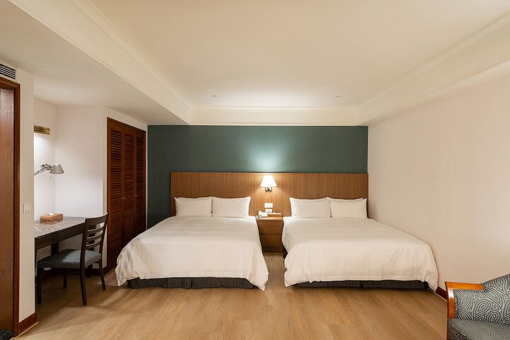 Room 8 of 64