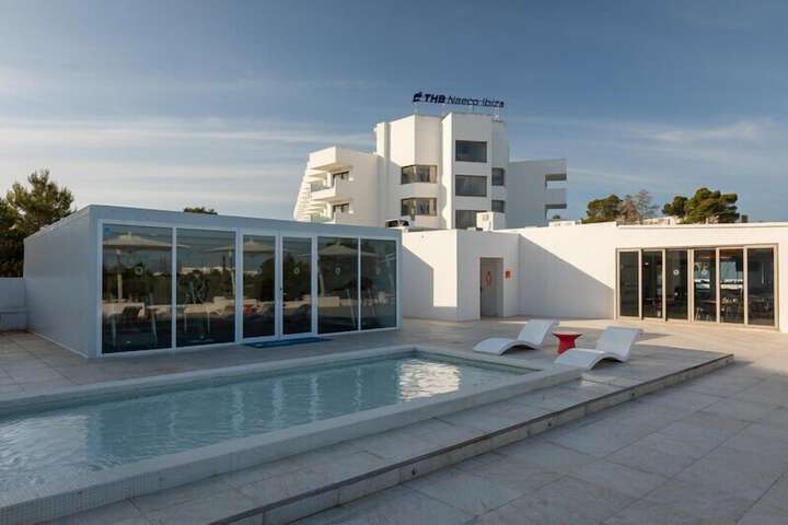 Pools & Facilities