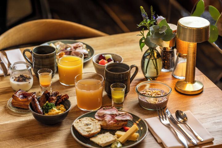 Breakfast/Coffee Service 28 of 40