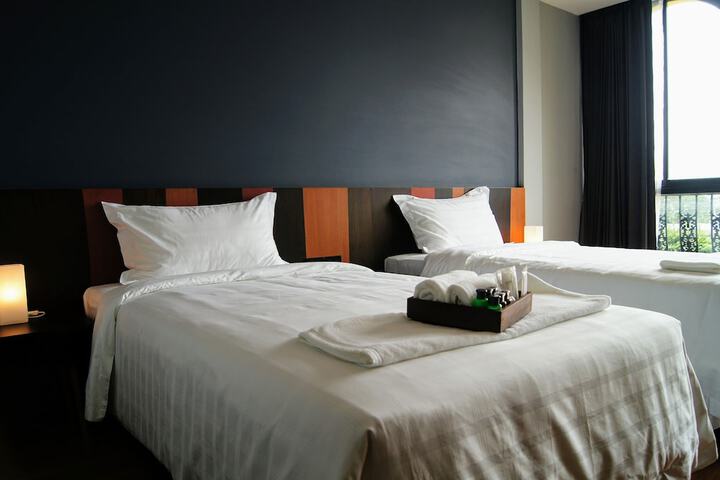 Room 6 of 60