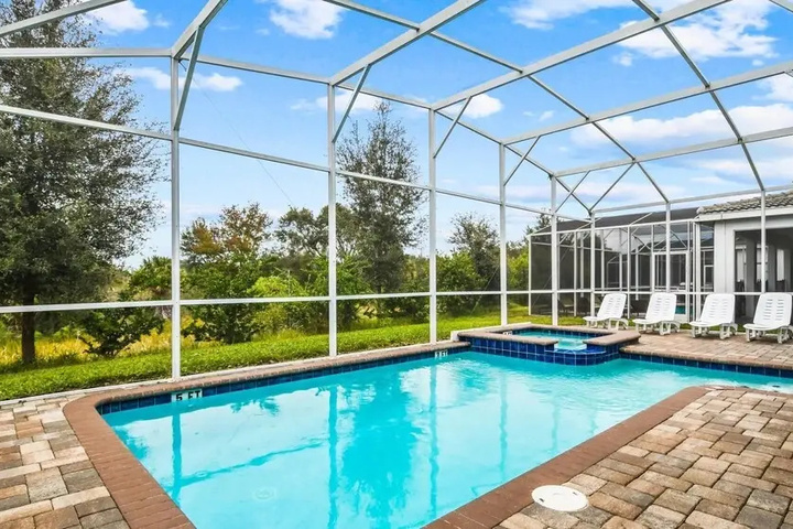 Pool 14 of 22