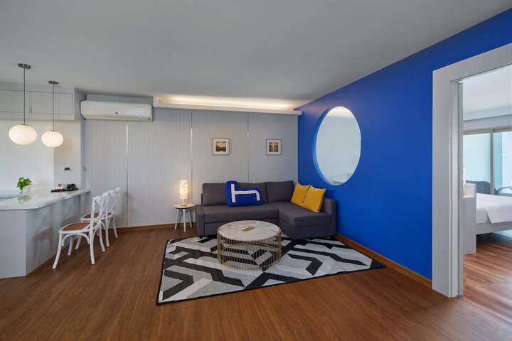 Room 19 of 60