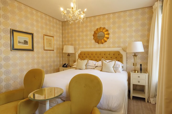 Room 30 of 63