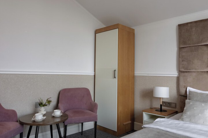 Room 14 of 26