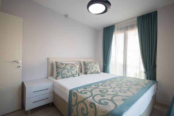 Room 10 of 34