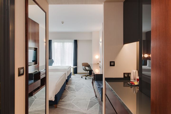 Room 11 of 86