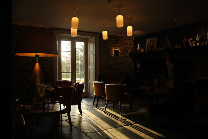 Lounge 96 of 124
