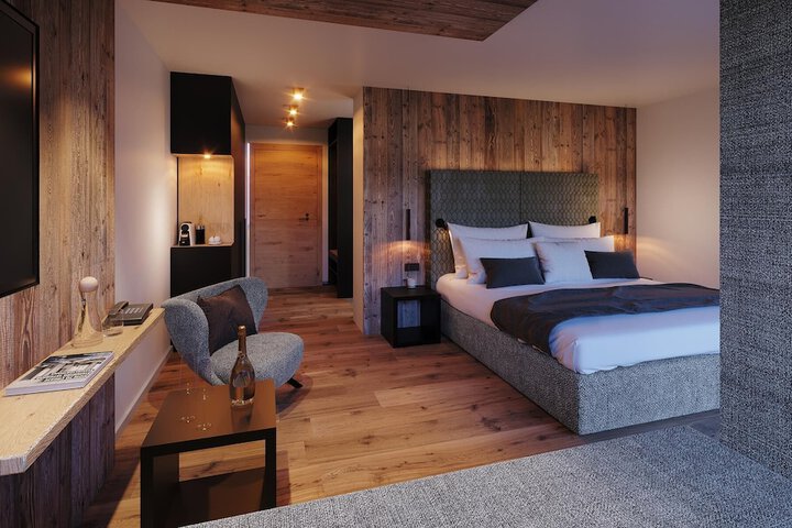 Room 3 of 56
