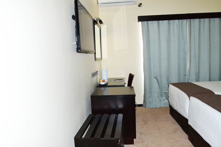 Room 11 of 82