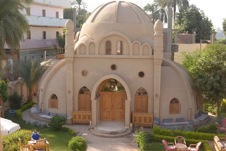 Hotel Exterior 214 of 218