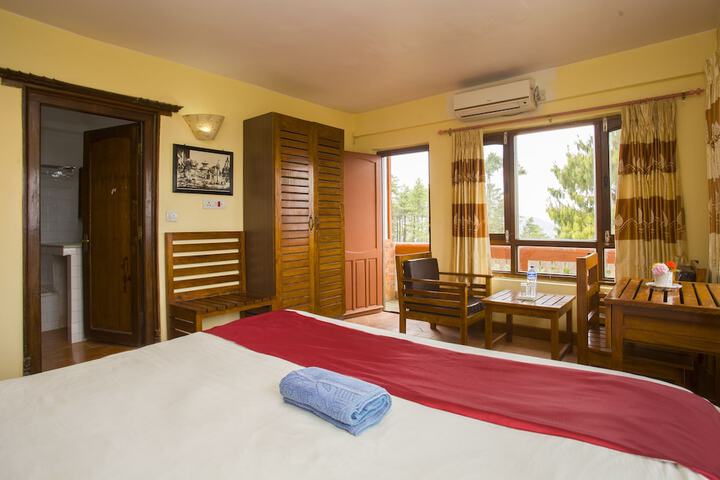 Room 4 of 83