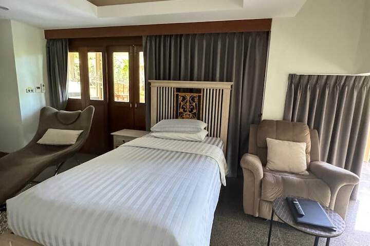 Room 34 of 138
