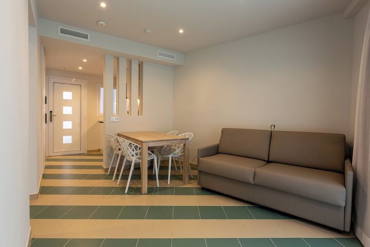 Room 13 of 20